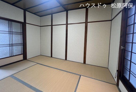 Renovated 3DK House Near Kawachi-Amami Station in Matsubara - Thumbnail 3