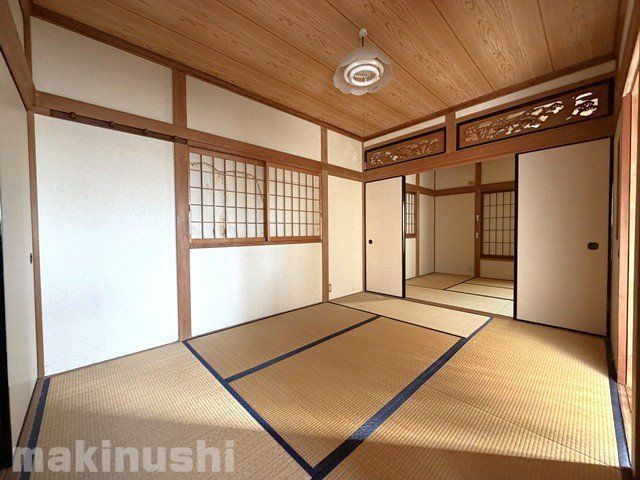 4LDK Detached House for Sale in Kashiwara, Osaka - Thumbnail 2