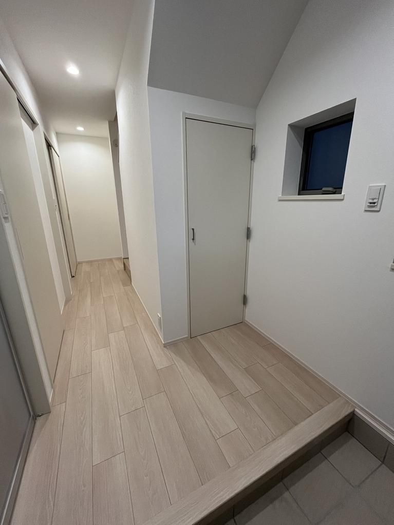 Modern 3-Story House with Rooftop Terrace near Shikama Station, Himeji - Thumbnail 3