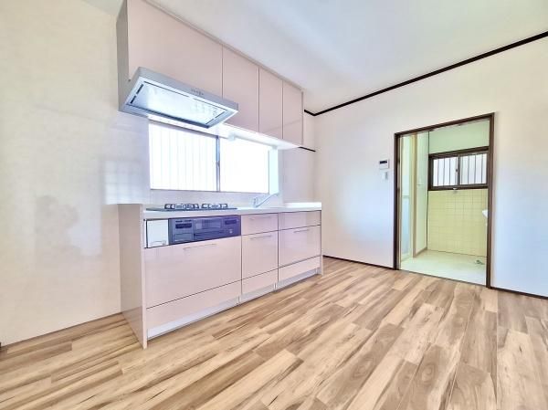 Renovated 4DK Family Home Near Suminodo Station, Daito City - Thumbnail 4