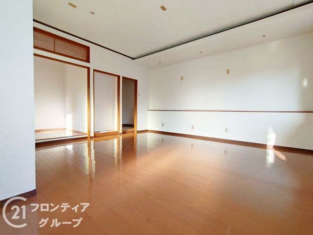 Renovated 2SLDK House near JR Harima-Katsuhara Station, Himeji - Thumbnail 4