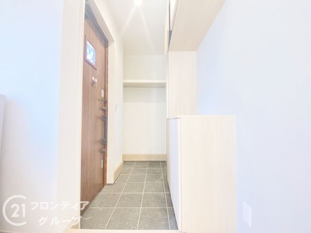 Modern 2LDK House Near Watashinichi Station, Katano City - Thumbnail 3