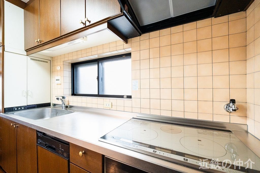 4LDK House for Sale in Yao City, Osaka Near Station - Thumbnail 2