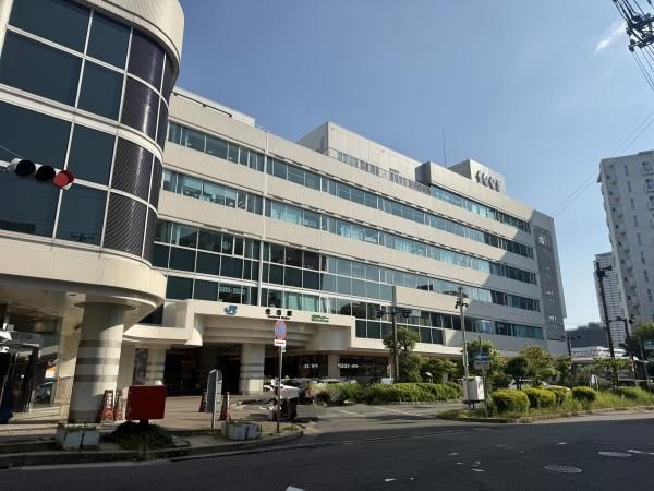 3-Story House with Garage in Kobe's Higashinada Ward - Image 1