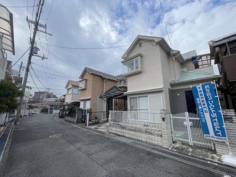 Renovated 4LDK House with 2 Parking Spaces in Osaka Sayama - Thumbnail 2