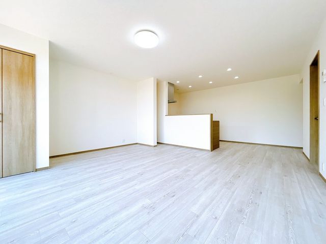 Renovated 4LDK House in Hiji Town, Oita - 129.55 sqm - Thumbnail 2