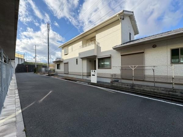 4LDK All-Electric House for Sale in Wakayama City - Thumbnail 2