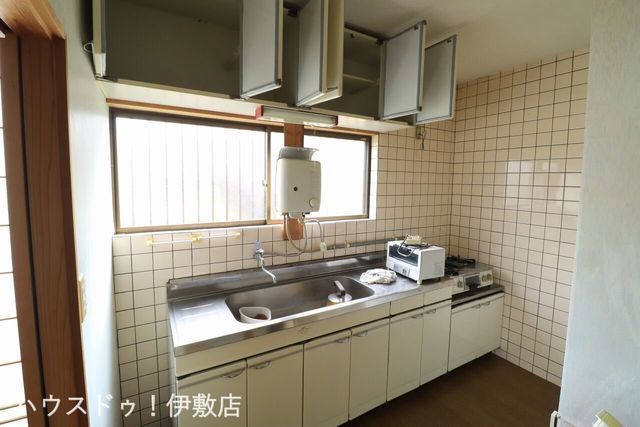 5DK House for Sale in Aira City, Kagoshima - 180.95 sqm - Thumbnail 2