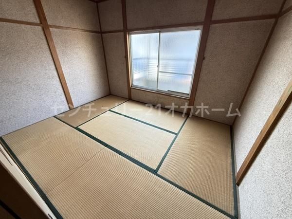 44-Year-Old 3DK Detached House for Sale in Kadoma, Osaka - Thumbnail 3