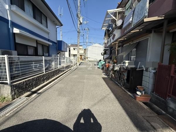 44-Year-Old 3DK Detached House for Sale in Kadoma, Osaka - Thumbnail 2