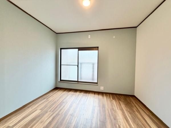 Renovated 4DK Steel House near Teradacho Station, Tennoji, Osaka - Thumbnail 2