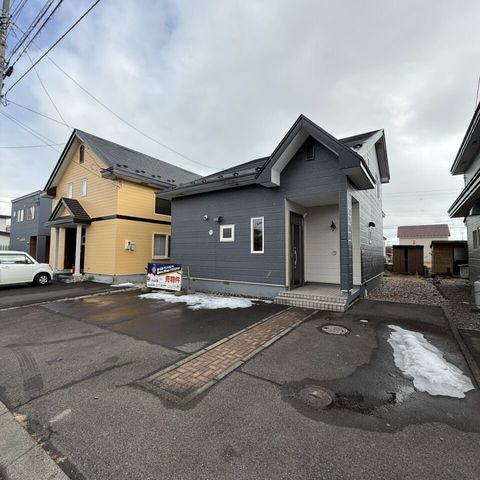 Renovated 3LDK House in Tomakomai, Hokkaido - Move-in Ready - Thumbnail 2