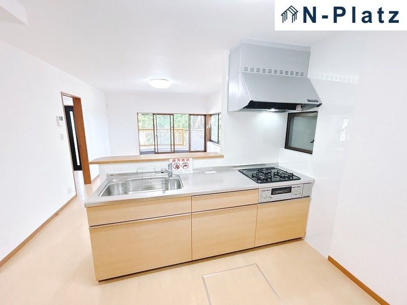 Renovated 4LDK Corner Lot House in Kobe Nagata Ward - Image 1
