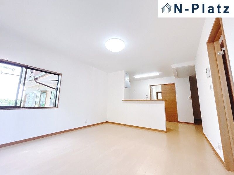 Renovated 4LDK Corner Lot House in Kobe Nagata Ward - Thumbnail 2