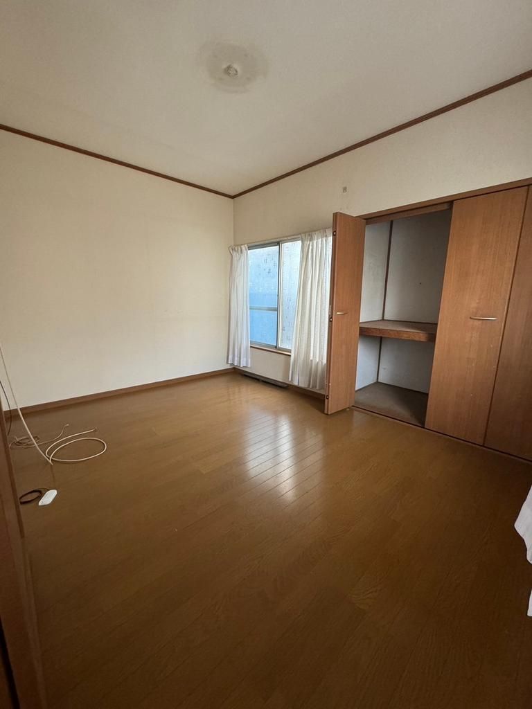 Corner Lot 3DK House for Sale in Yaominami, Yao City - Thumbnail 2
