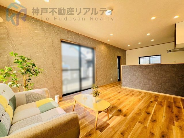 Renovated 4LDK House in Kobe's Ryugaoka | Move-in Ready - Thumbnail 3