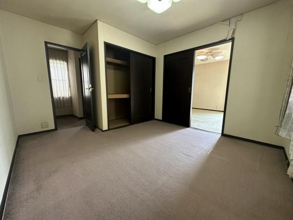 5LDK Detached House with Rooftop Terrace in Hirakata, Osaka - Thumbnail 4