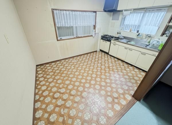 5DK Family Home for Sale in Neyagawa City, Osaka - Thumbnail 4