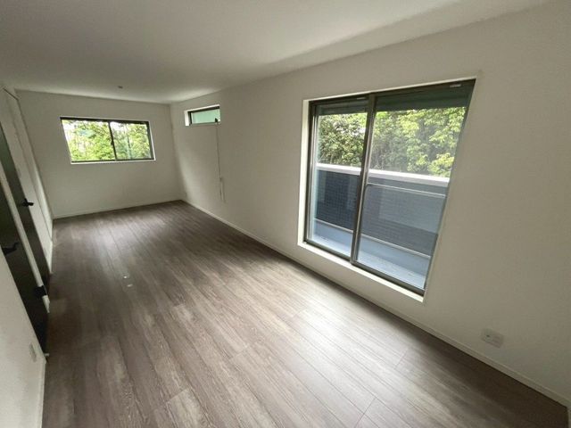 New 4LDK House for Sale in Higashiosaka, Osaka - Thumbnail 2