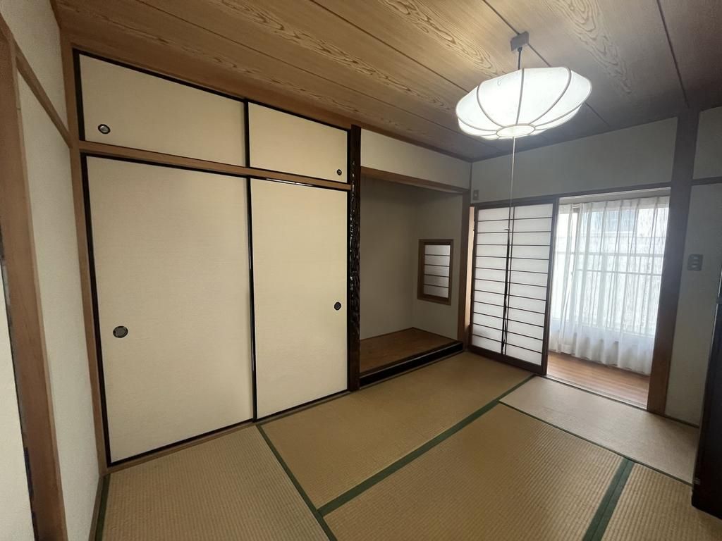 3DK House for Sale in Toyonaka, Osaka with Garage - Thumbnail 4