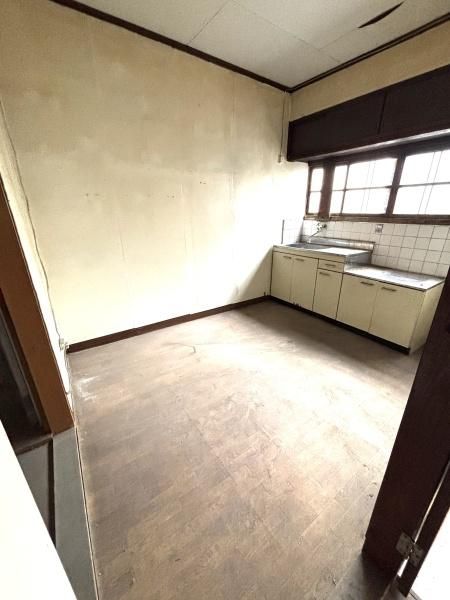 3DK Wooden House for Sale near Makio Station, Minoh - Thumbnail 4