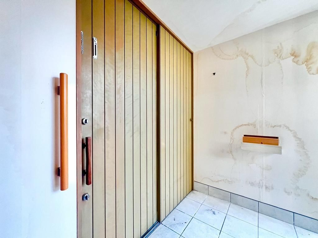 Renovated 3SLDK Corner Lot House for Sale in Sakai, Osaka - Thumbnail 2