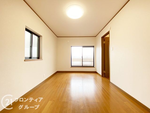 4LDK Detached House for Sale in Sakai, Osaka - Spacious Family Home - Thumbnail 4