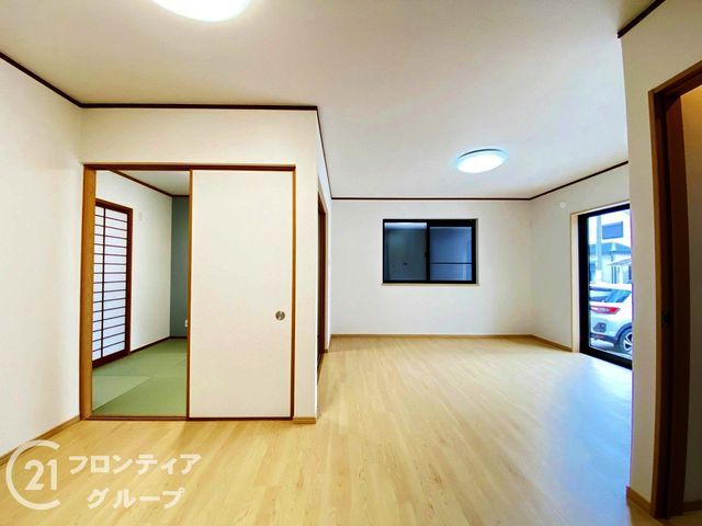 4LDK Detached House for Sale in Sakai, Osaka - Spacious Family Home - Thumbnail 3