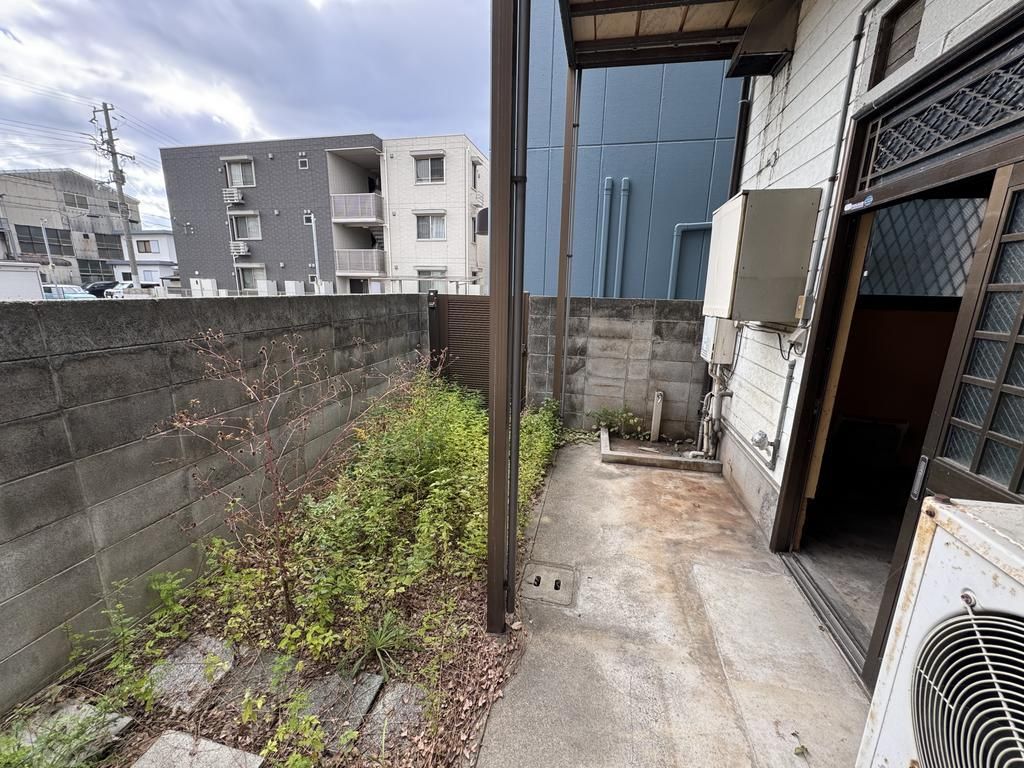 3LDK Shop-Equipped House in Akashi, Hyogo - Thumbnail 2