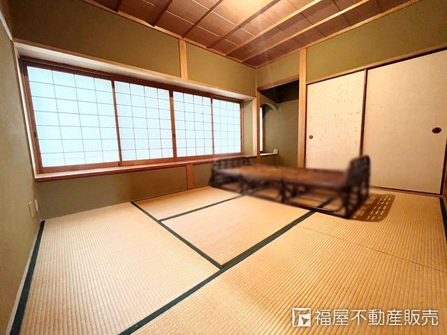 7-Bedroom Wooden House for Sale in Abeno, Osaka - Thumbnail 4