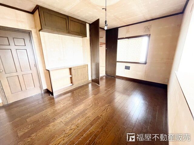 7-Bedroom Wooden House for Sale in Abeno, Osaka - Thumbnail 2