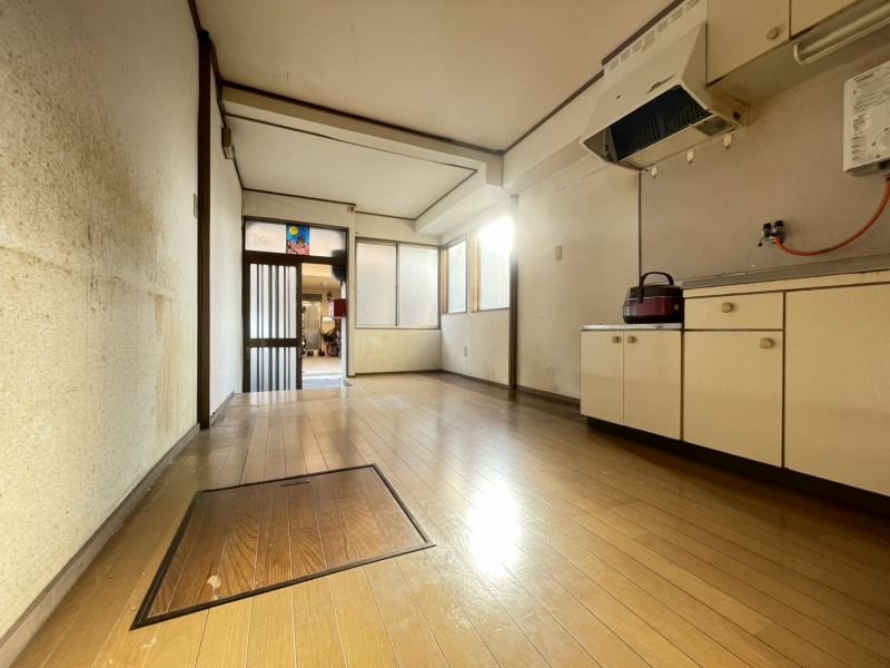 Affordable 3DK Terraced House for Sale in Daito City, Osaka - Thumbnail 2