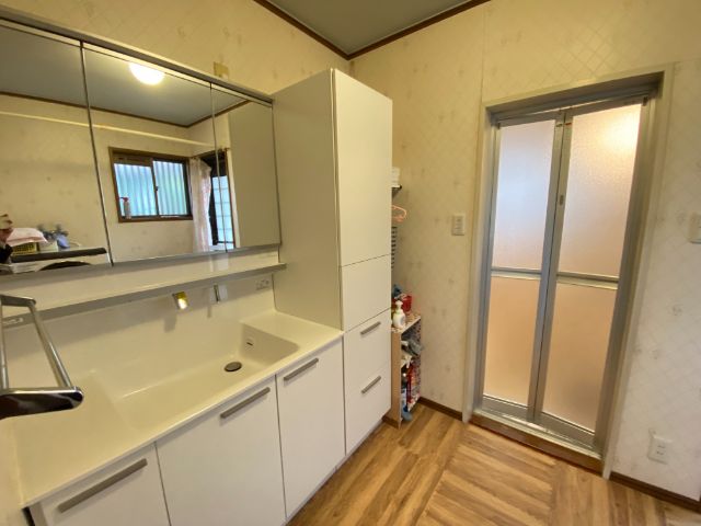 4LDK Family Home with 2 Car Parks in Kobe Nishi Ward - Thumbnail 3