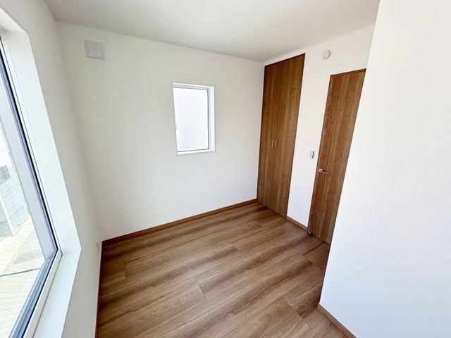 Modern 4LDK House Near Shin-Nagata Station, Kobe - Thumbnail 4