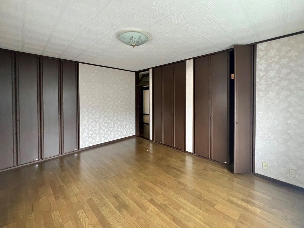 5LDK Detached House for Sale in Kinokawa, Wakayama - Thumbnail 2