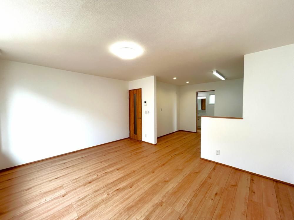 Renovated 4LDK House in Hakodate with Garden & Parking - Thumbnail 3