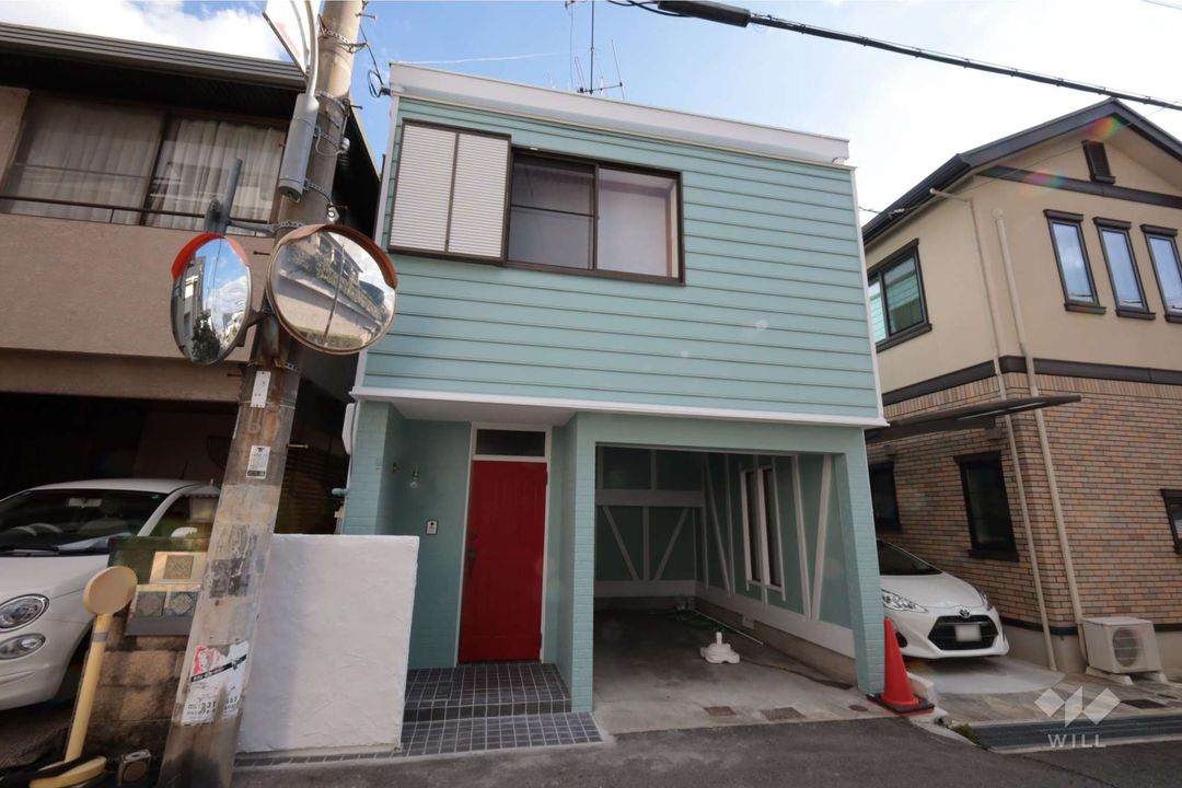 Renovated American-Style 3LDK House near Konan-Yamate Station, Kobe - Image 1