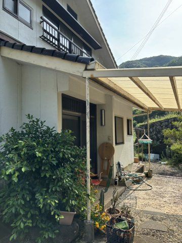 Used House for Sale in Yura, Wakayama - 9DK, 105.99 sqm - Thumbnail 2