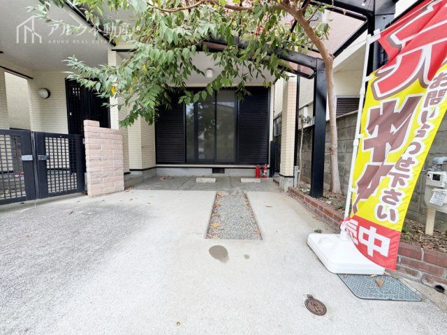 6SLDK Two-Generation House for Sale in Itami, Hyogo - Thumbnail 3