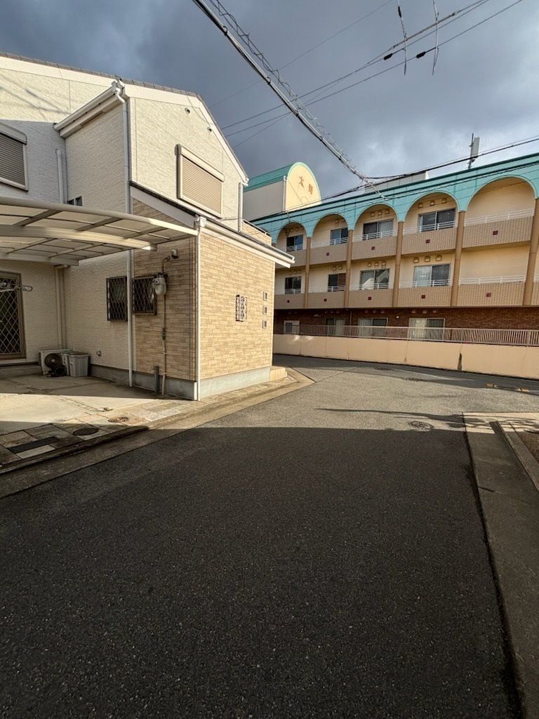 4LDK Modern House for Sale in Kashiwara, Osaka | Near Kashiwara Station - Thumbnail 2