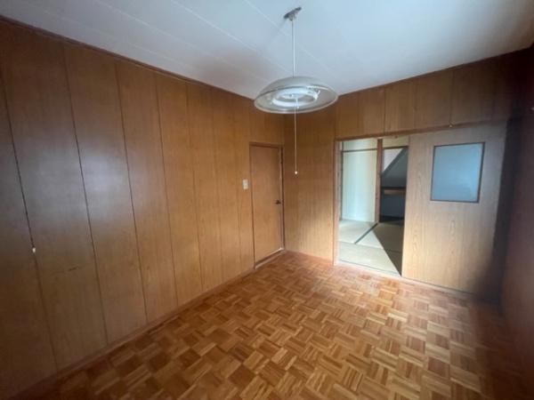 5DK Detached House with Garden in Hirakata City, Osaka - Thumbnail 3