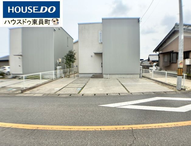 Modern 3LDK House for Sale in Komono, Mie - Built 2018 - Thumbnail 2