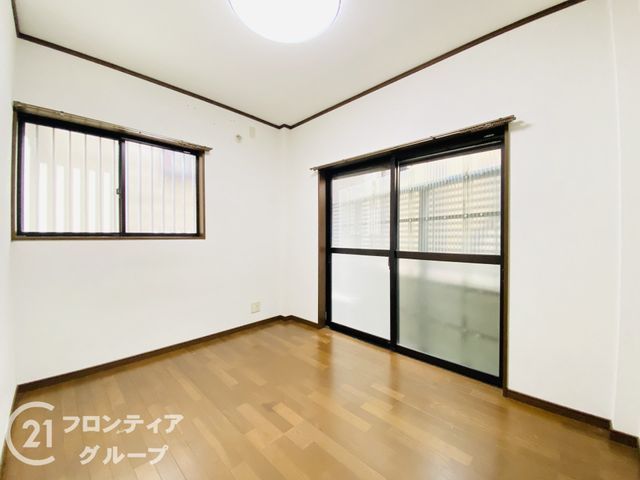 4LDK Steel-Framed House for Sale Near Awaji Station, Osaka - Thumbnail 4