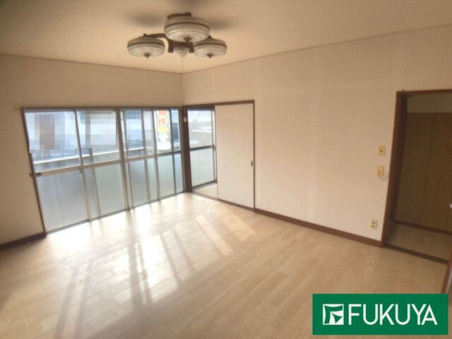 4SLDK House for Sale in Himeji with Parking and Storage - Thumbnail 2