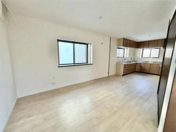 Renovated 3LDK House in Ikuno-ku, Osaka - 114.62 sqm - Thumbnail 3