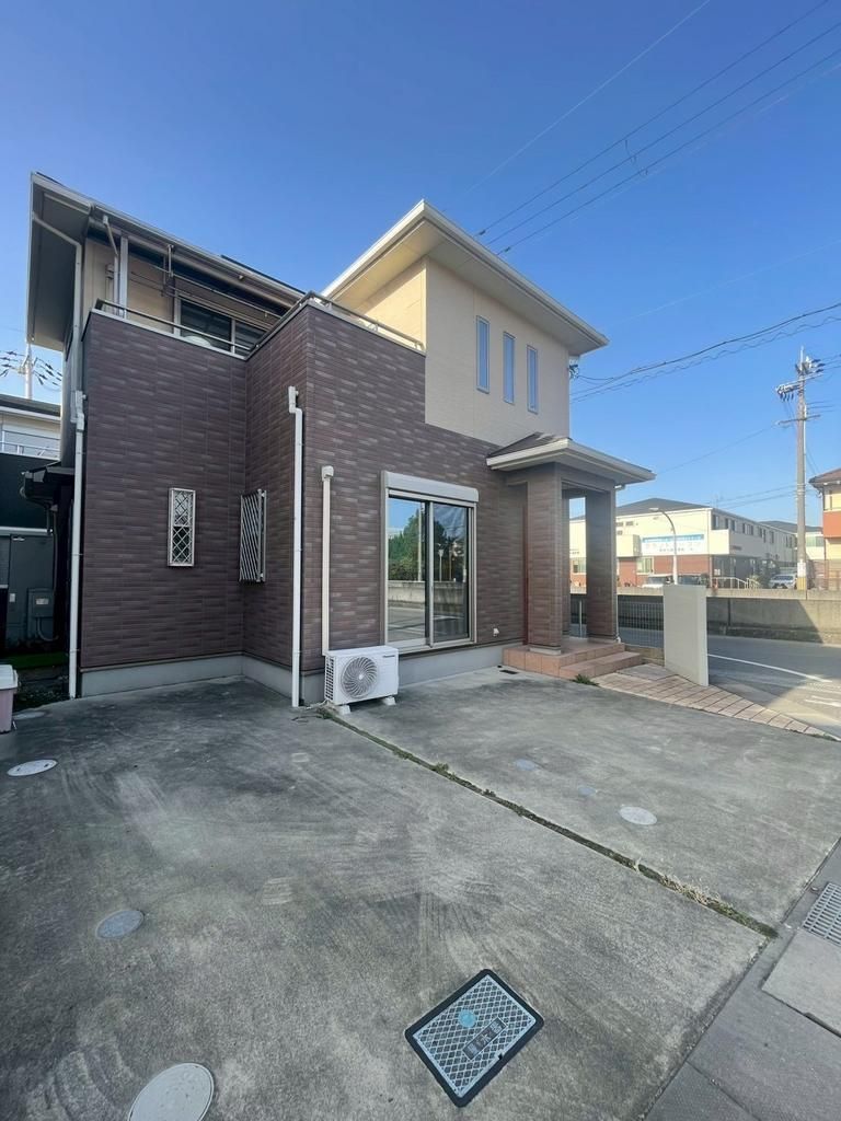 3LDK Detached House for Sale in Izumisano, Osaka - 2015 Build - Thumbnail 2