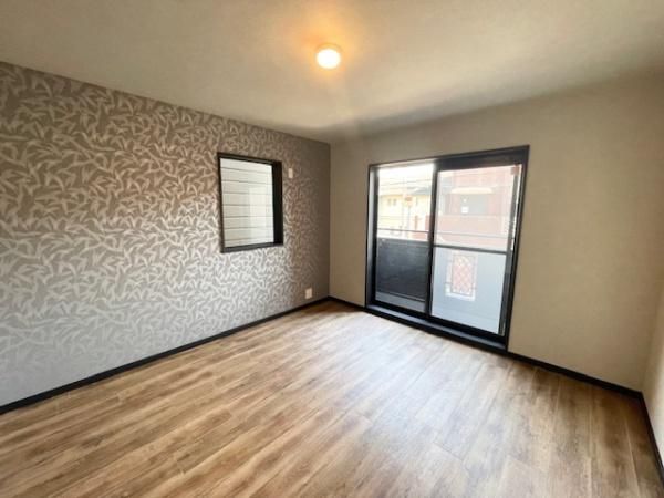 Renovated 4LDK Detached House for Sale Near Shimizu Station, Osaka - Thumbnail 4