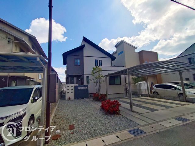 4SLDK Solar-Powered House with 3 Parking Spaces in Himeji - Thumbnail 3