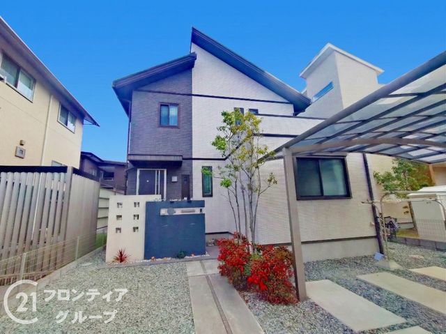 4SLDK Solar-Powered House with 3 Parking Spaces in Himeji - Thumbnail 2