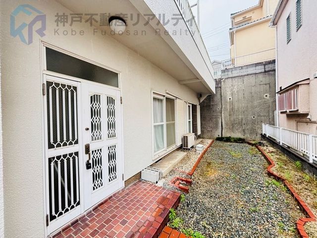 4LDK Detached House with Large Garden in Kobe Maikozaka - Thumbnail 2